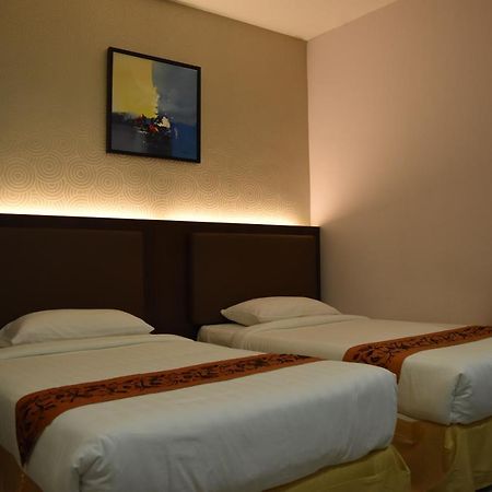 פטלין ג'איה Sunrise Hotel מראה חיצוני תמונה