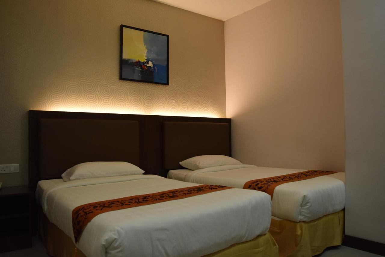 פטלין ג'איה Sunrise Hotel מראה חיצוני תמונה