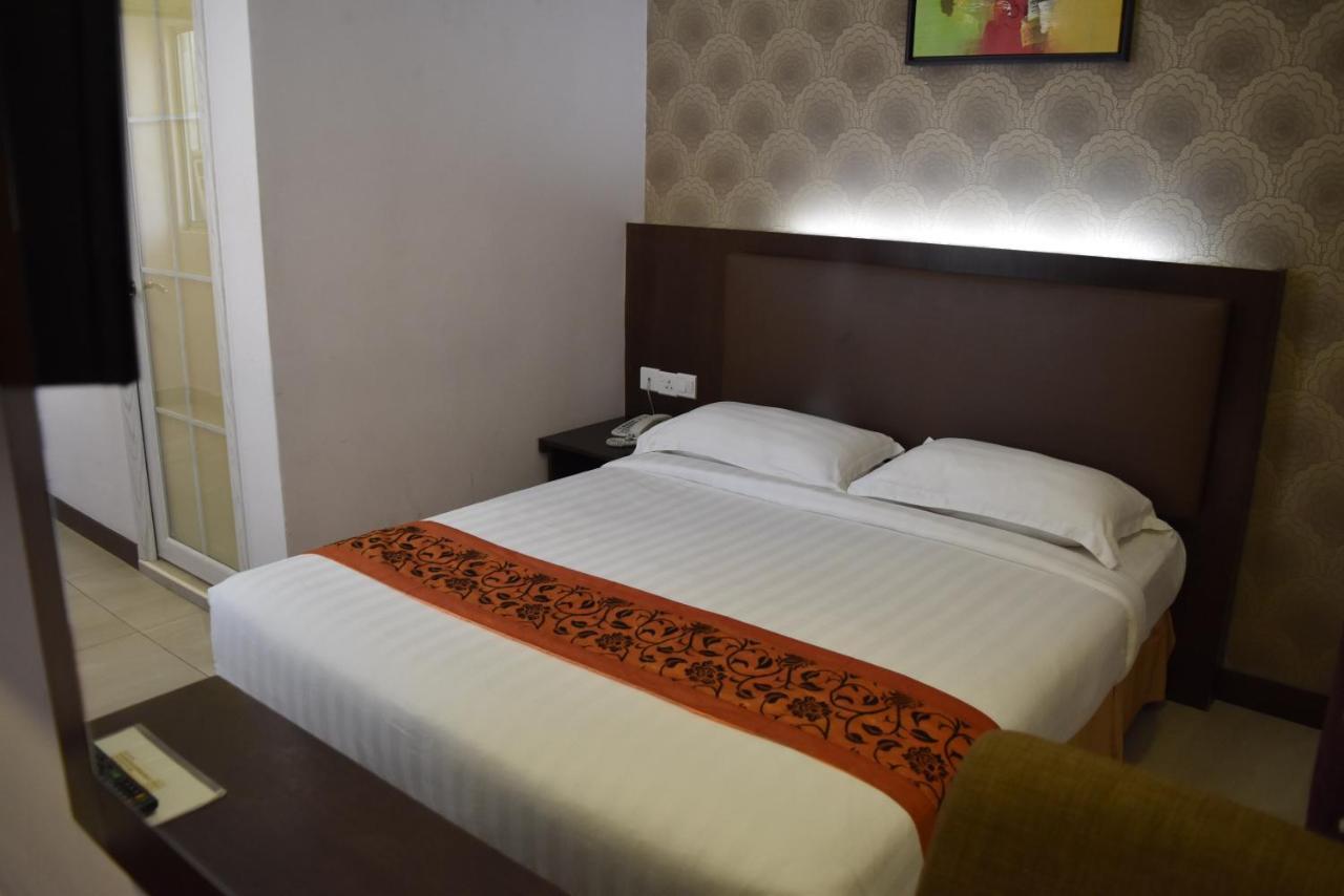 פטלין ג'איה Sunrise Hotel מראה חיצוני תמונה