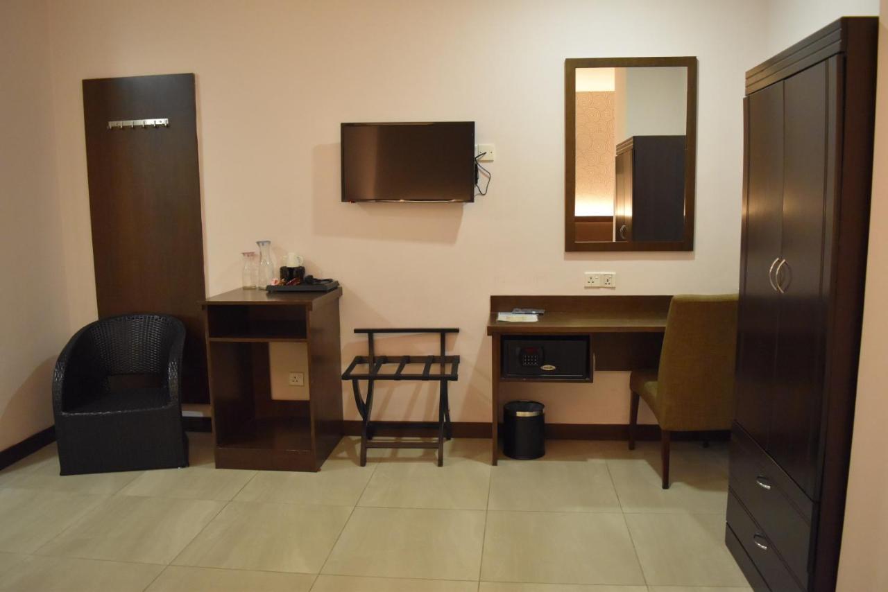 פטלין ג'איה Sunrise Hotel מראה חיצוני תמונה