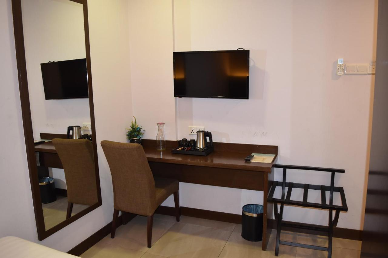 פטלין ג'איה Sunrise Hotel מראה חיצוני תמונה