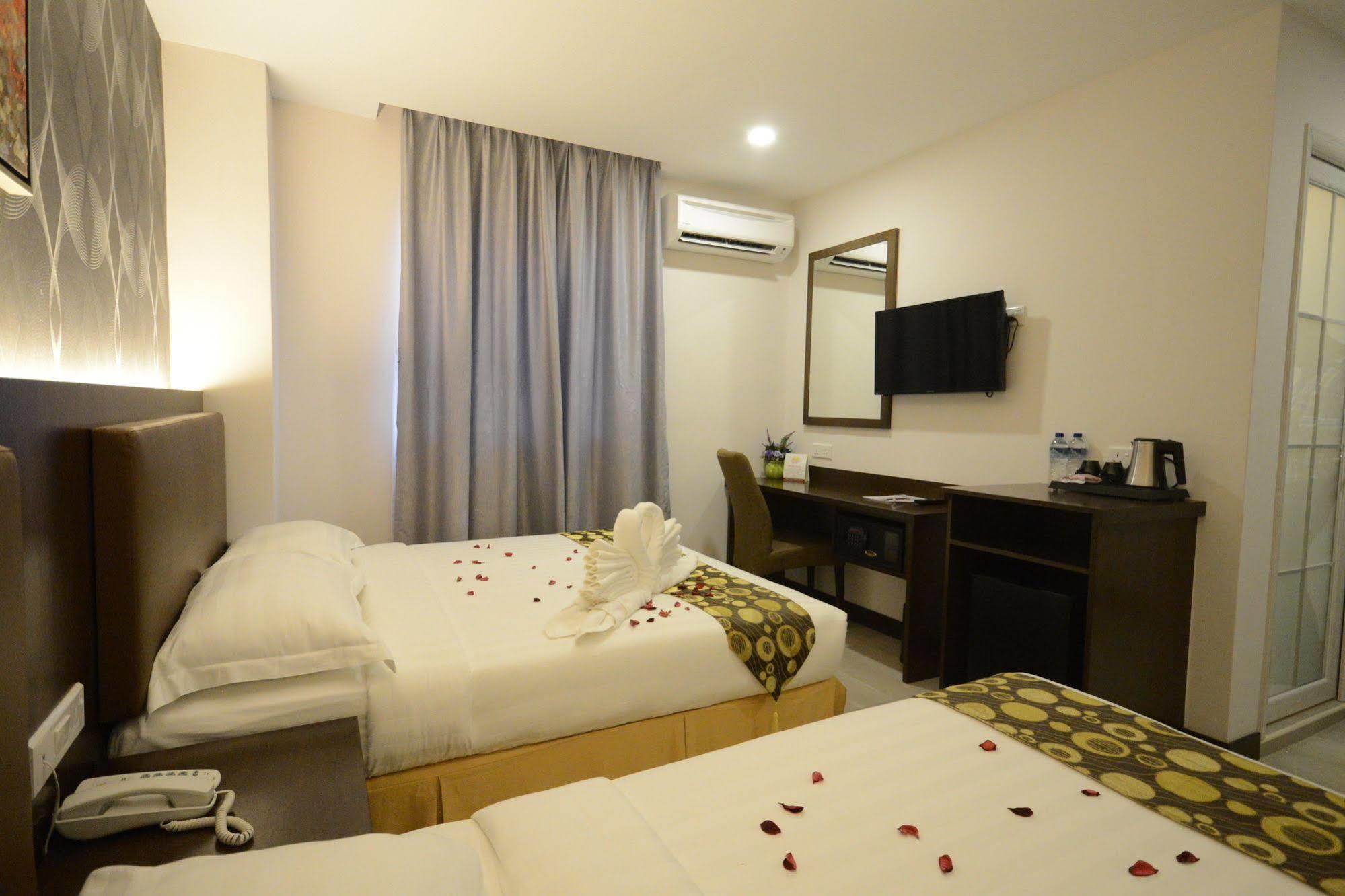 פטלין ג'איה Sunrise Hotel מראה חיצוני תמונה