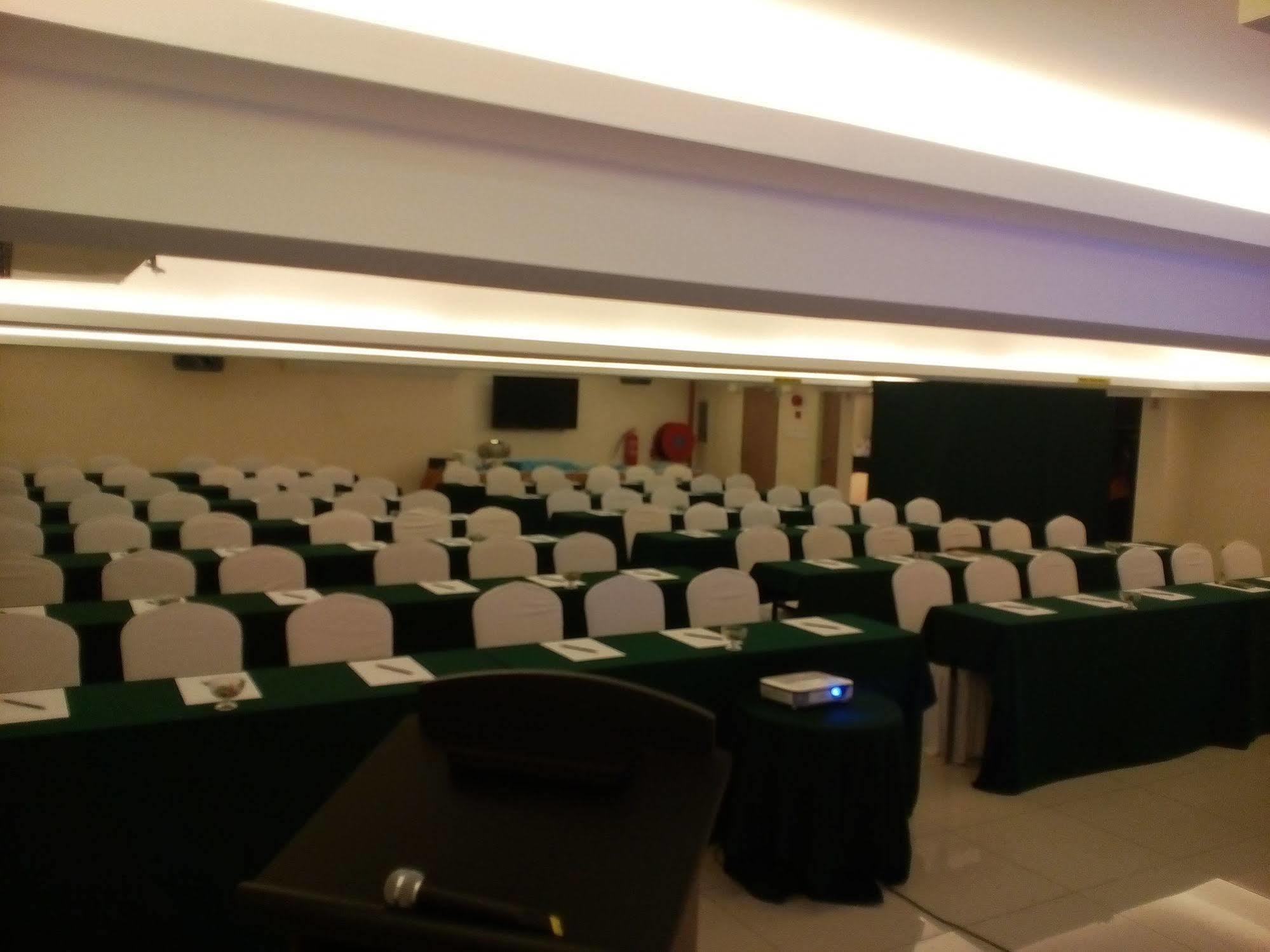 פטלין ג'איה Sunrise Hotel מראה חיצוני תמונה
