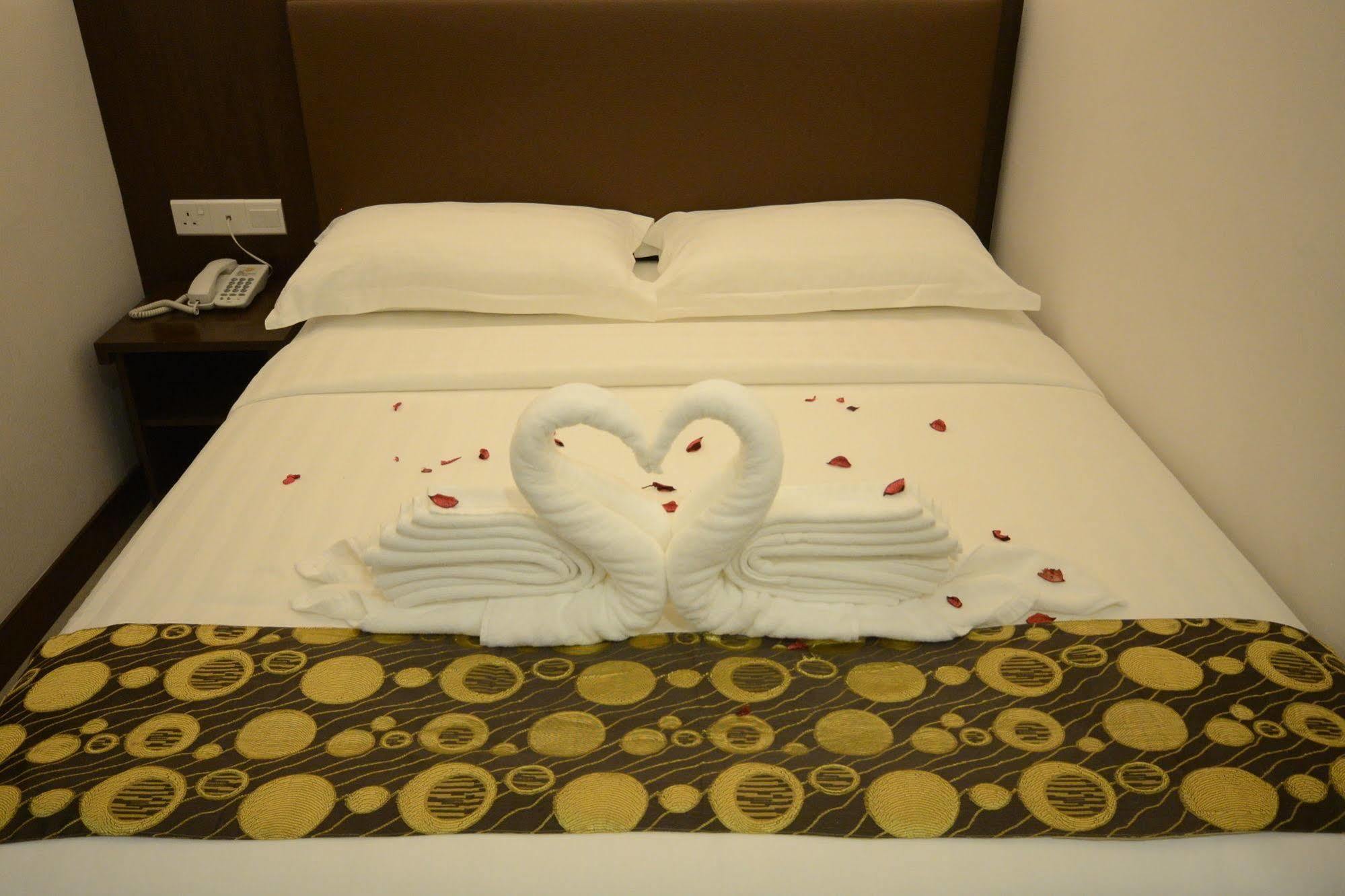 פטלין ג'איה Sunrise Hotel מראה חיצוני תמונה