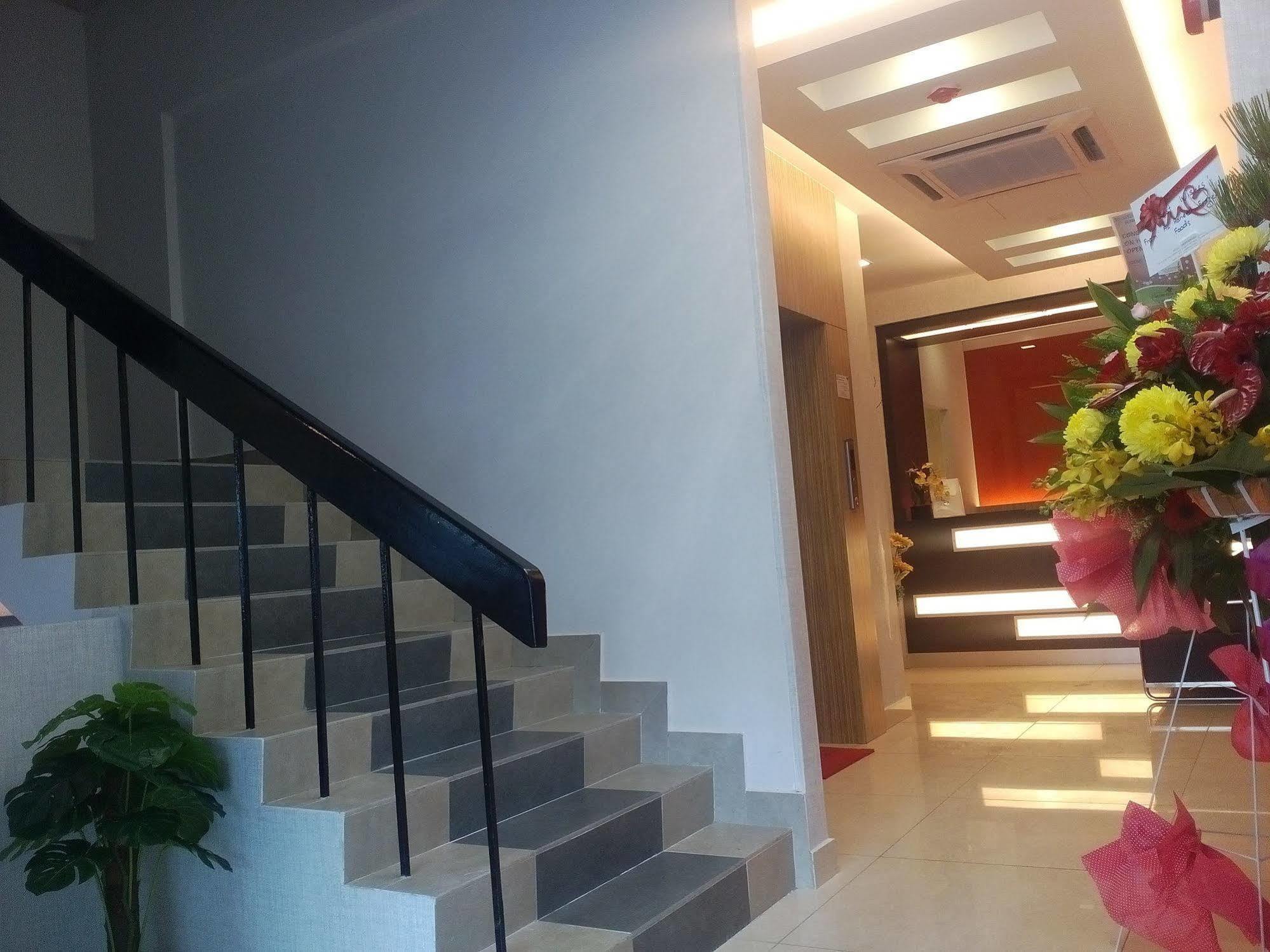 פטלין ג'איה Sunrise Hotel מראה חיצוני תמונה